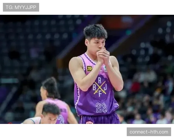 “最强大学生球员”陈国豪的二年级赛季:从惊艳到稳定的成长之路 “最强大学生球员”陈国豪的二年级赛季:从惊艳到稳定的成长之路